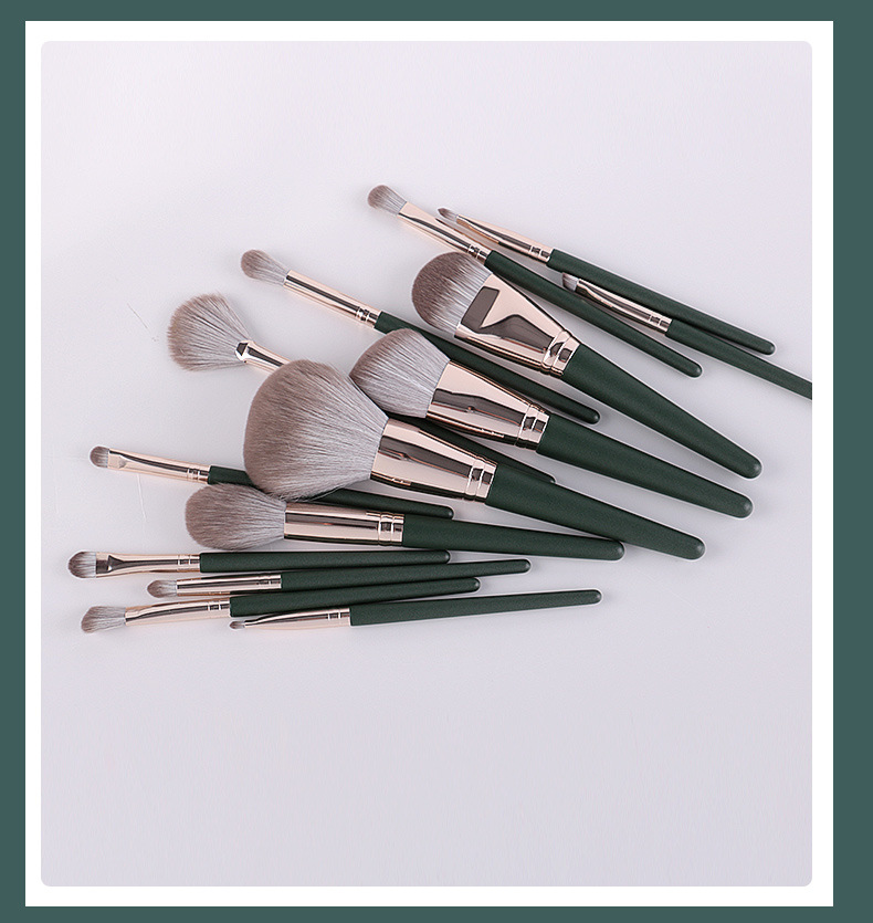 Makeup brush materials, classification and use